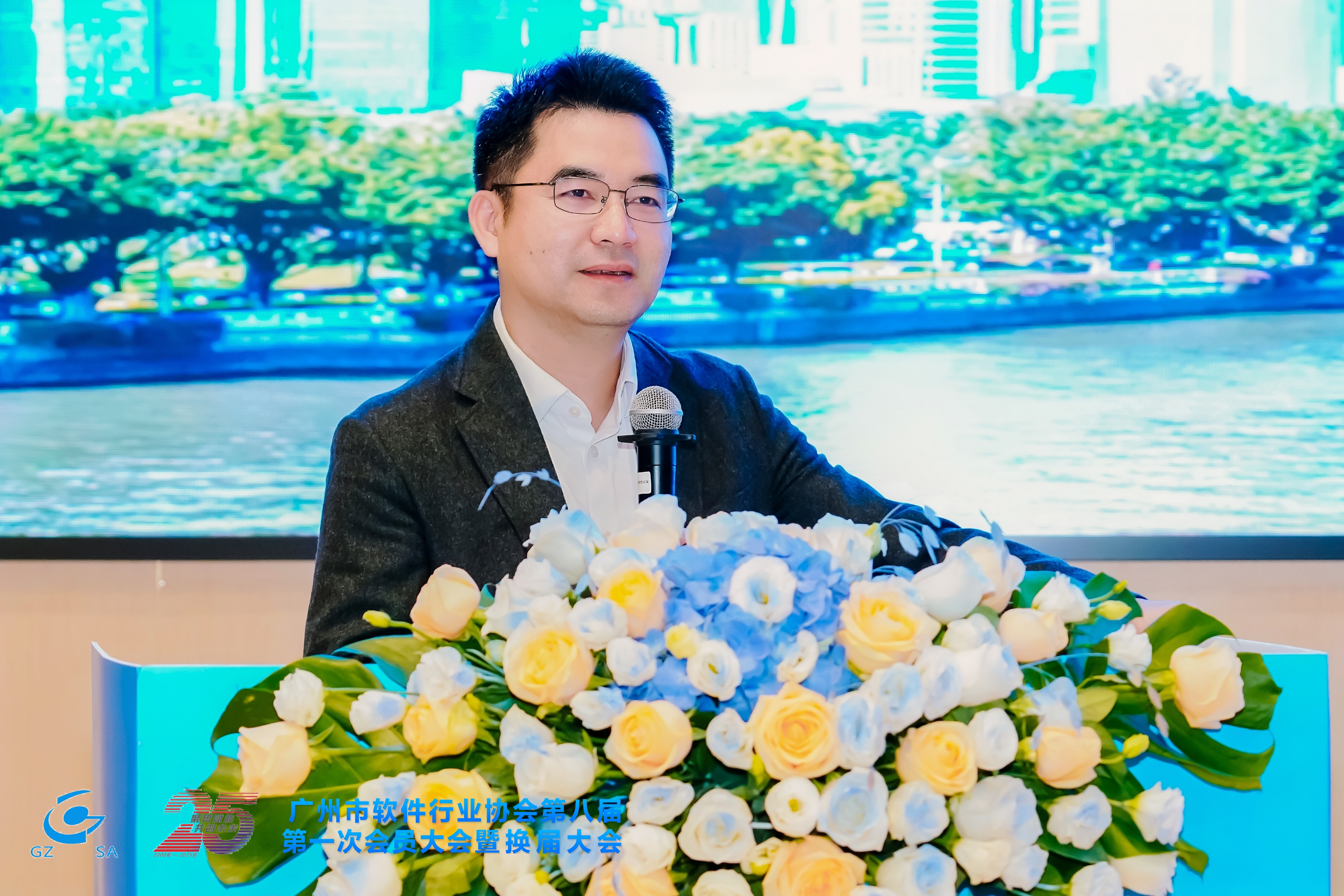 张总发言.JPG